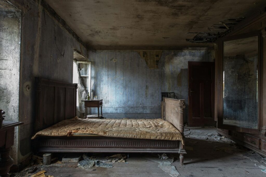 Photo of mattress removal by waste wiser